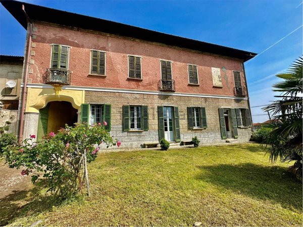 casa indipendente in vendita a Mercallo