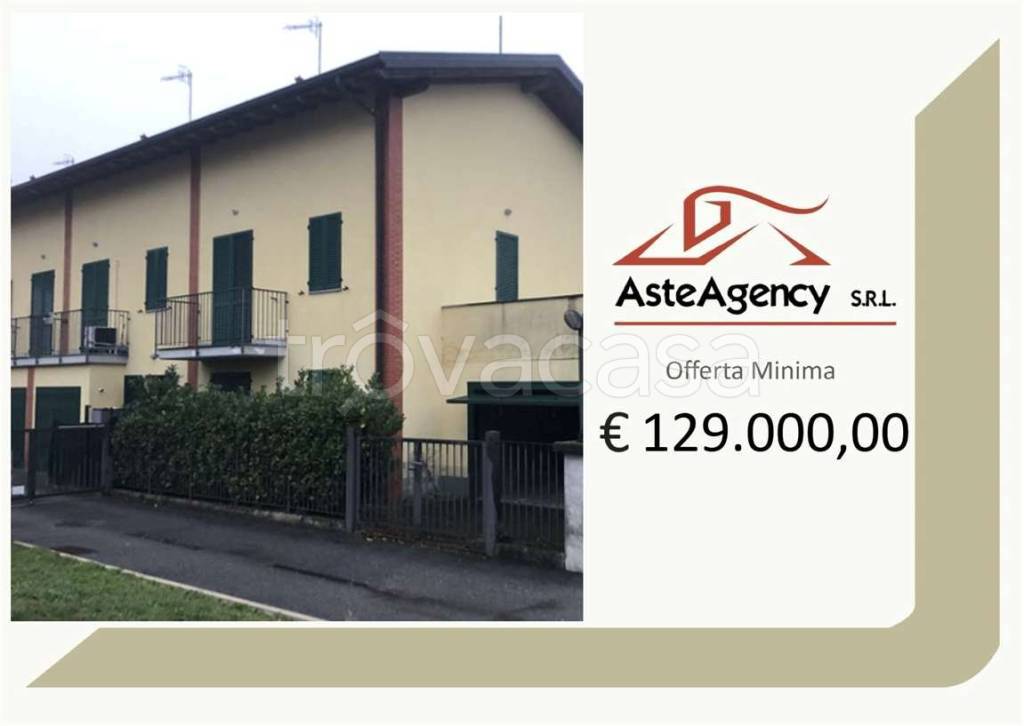 casa indipendente in vendita a Mercallo