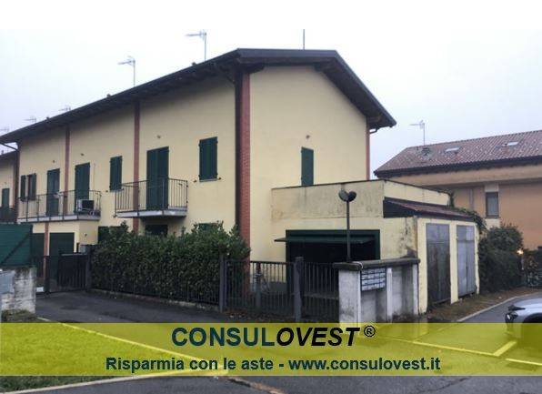 casa indipendente in vendita a Mercallo