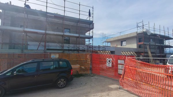 casa indipendente in vendita a Mercallo