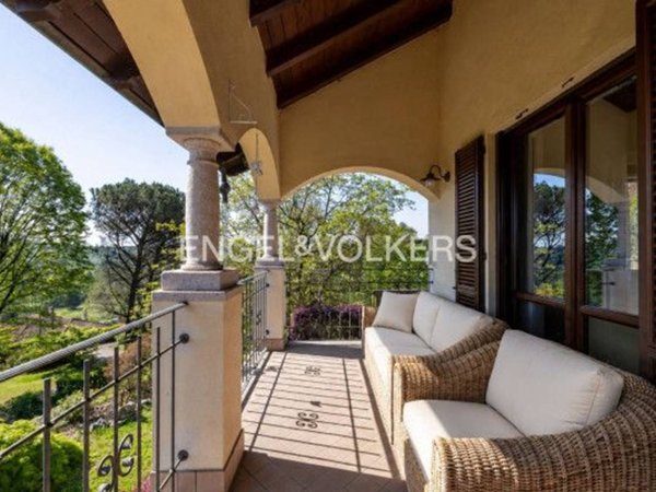 casa indipendente in vendita a Mercallo