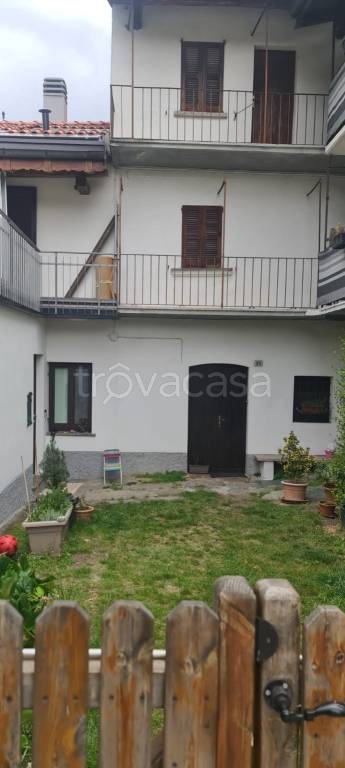 casa indipendente in vendita a Mesenzana