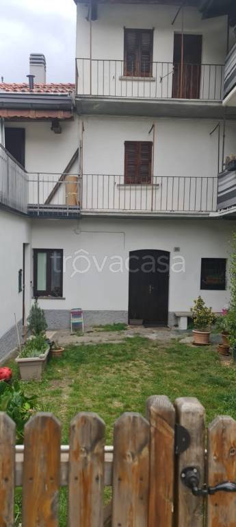 casa indipendente in vendita a Mesenzana