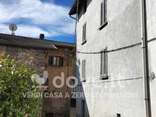 casa indipendente in vendita a Mesenzana