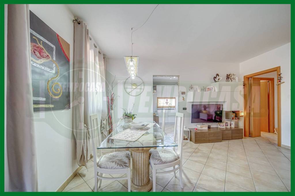 appartamento in vendita a Mesenzana in zona Pezza