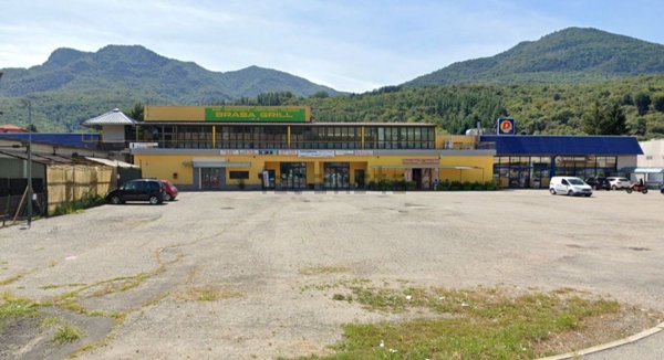 locale commerciale in vendita a Mesenzana