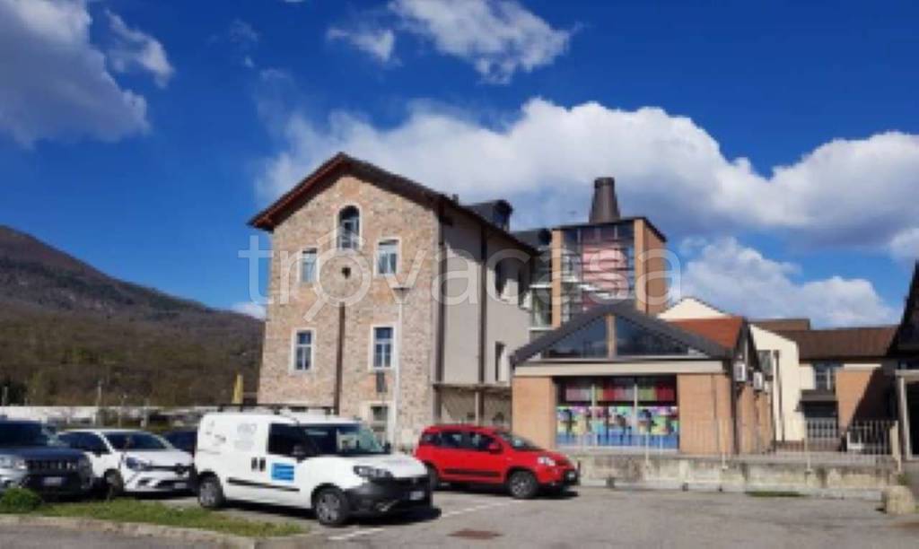 negozio in vendita a Mesenzana