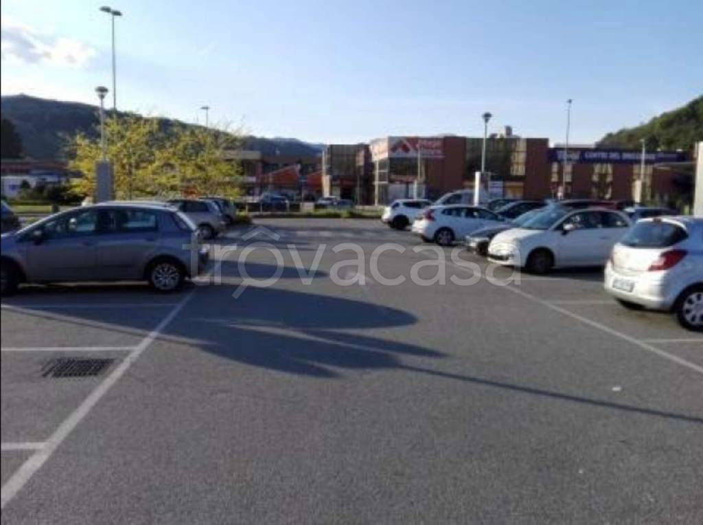 negozio in vendita a Mesenzana