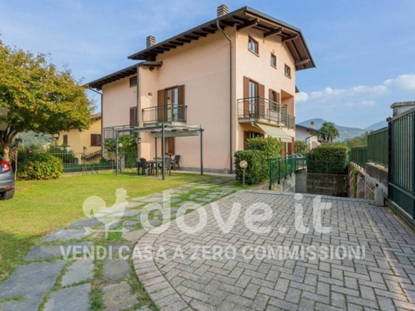 casa indipendente in vendita a Mesenzana