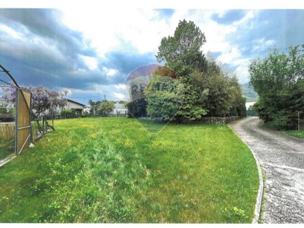 terreno edificabile in vendita a Mesenzana