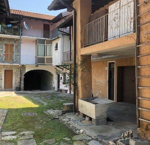 casa indipendente in vendita a Mesenzana