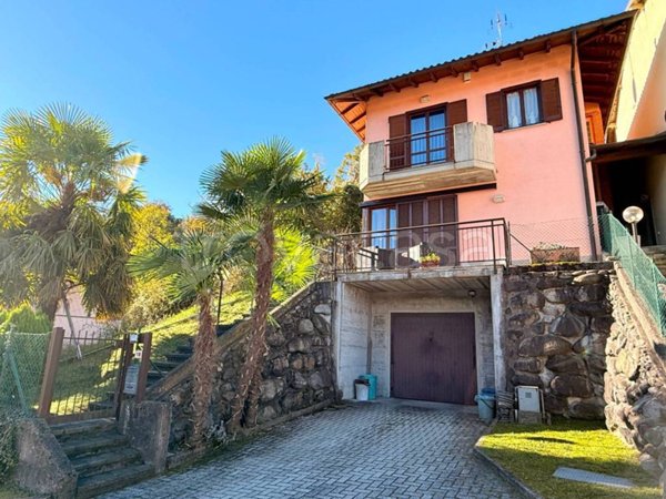 casa indipendente in vendita a Mesenzana