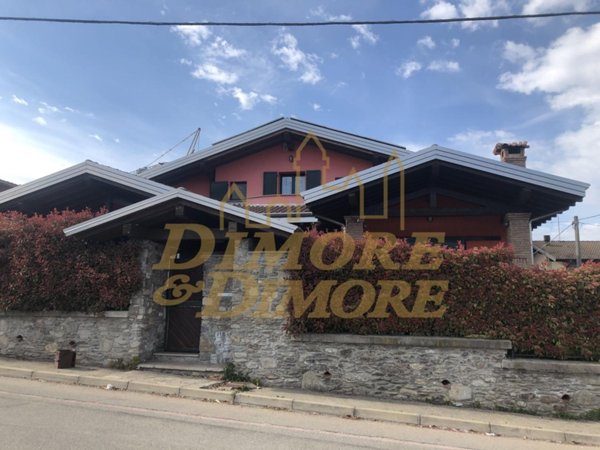 casa indipendente in vendita a Mesenzana in zona Pezza