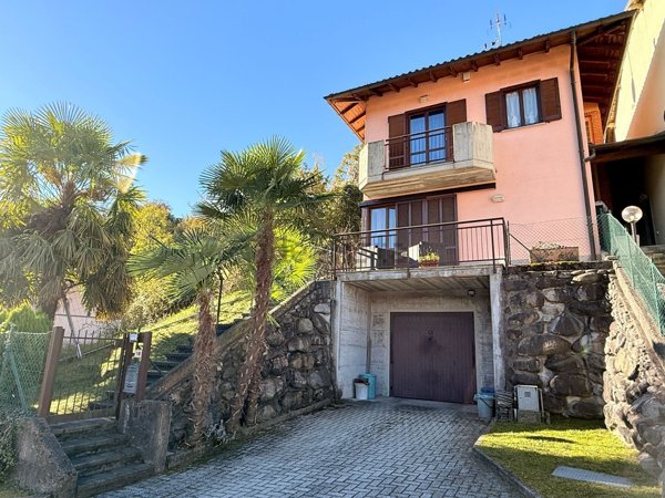 casa indipendente in vendita a Mesenzana