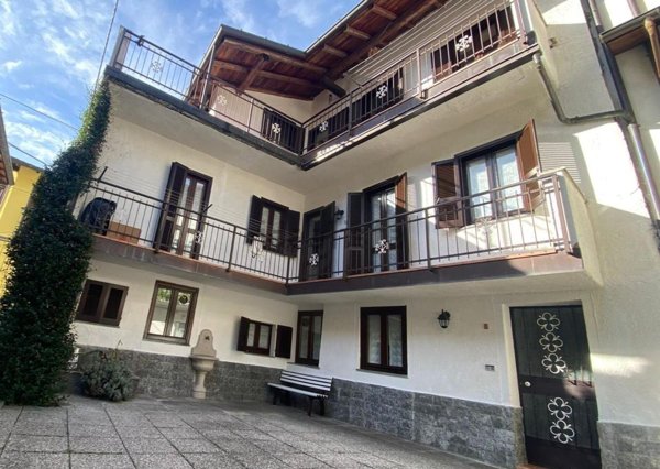 casa indipendente in vendita a Mesenzana