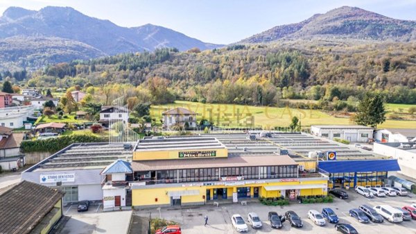 locale commerciale in vendita a Mesenzana
