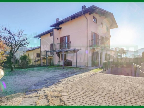 casa indipendente in vendita a Mesenzana in zona Pezza