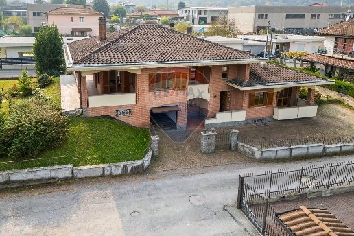 casa indipendente in vendita a Mesenzana