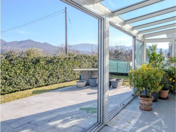 casa indipendente in vendita a Mesenzana