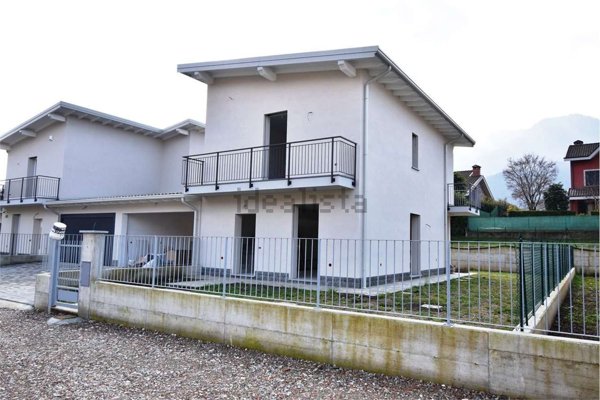 casa indipendente in vendita a Mesenzana