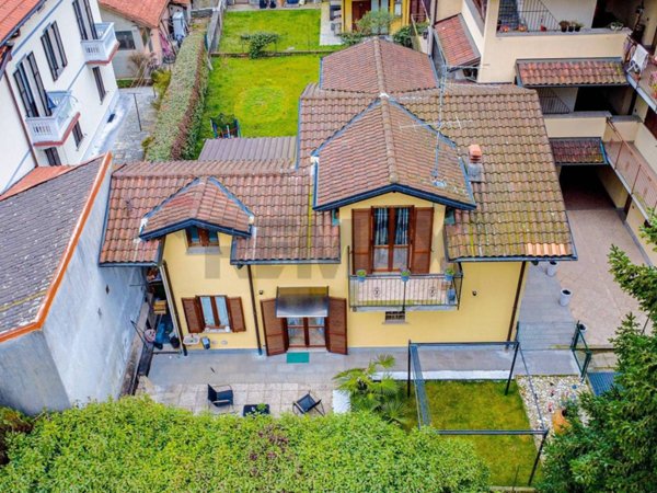 casa indipendente in vendita a Mesenzana