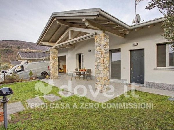 casa indipendente in vendita a Mesenzana