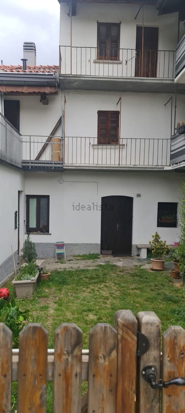 esavano in vendita a Mesenzana