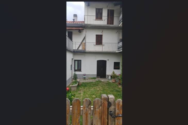 esavano in vendita a Mesenzana
