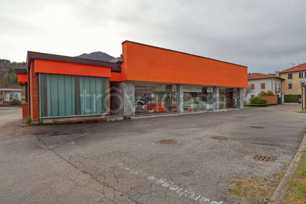 locale commerciale in vendita a Mesenzana