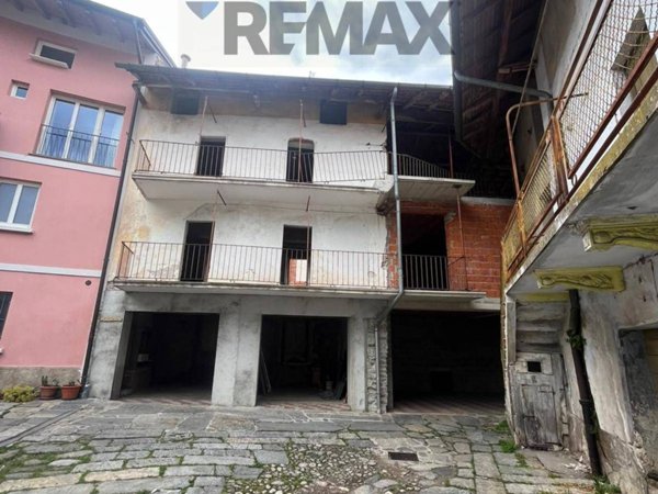 appartamento in vendita a Mesenzana in zona Mirandola