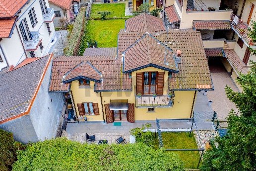 casa indipendente in vendita a Mesenzana in zona Pezza
