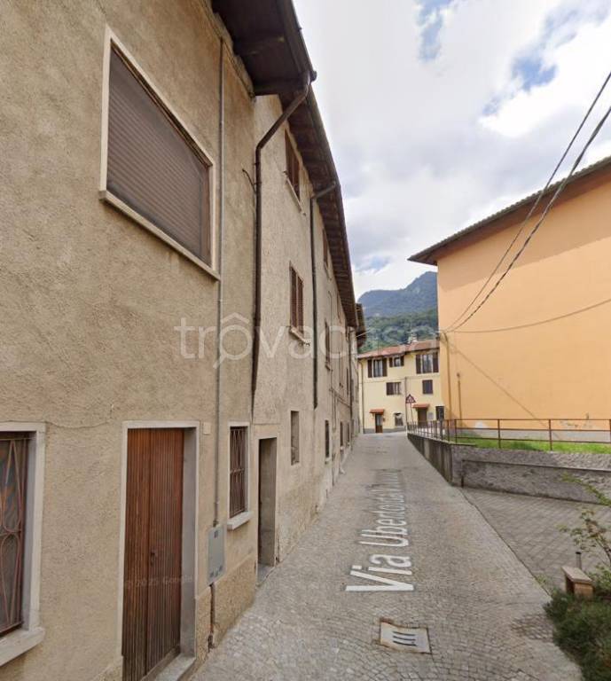 appartamento in vendita a Mesenzana in zona Pezza