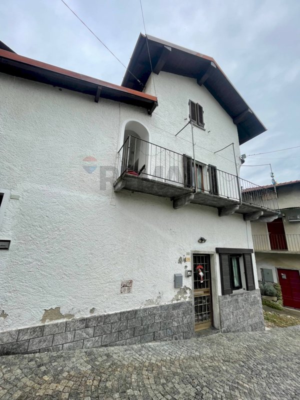 casa semindipendente in vendita a Mesenzana