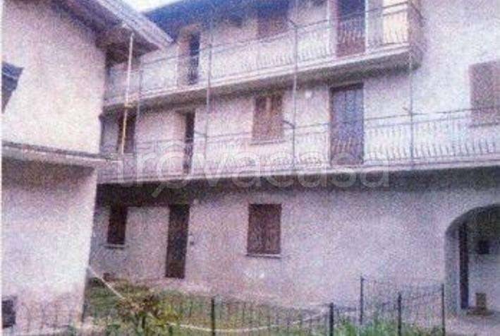 appartamento in vendita a Mesenzana in zona Pezza