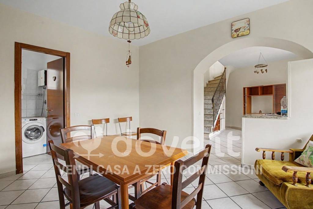 appartamento in vendita a Mesenzana in zona Pezza