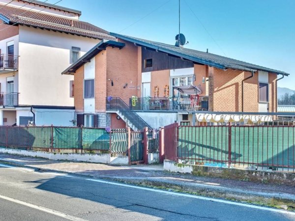 casa indipendente in vendita a Mesenzana in zona Pezza