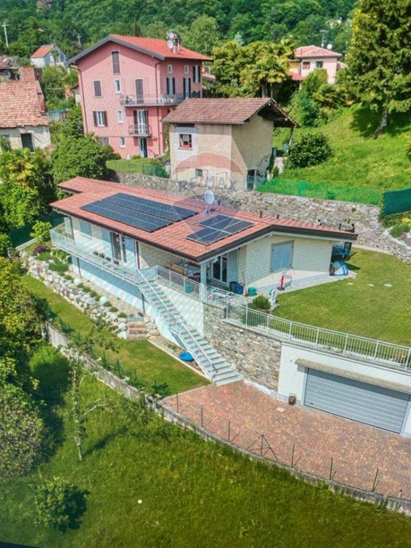 casa indipendente in vendita a Montegrino Valtravaglia