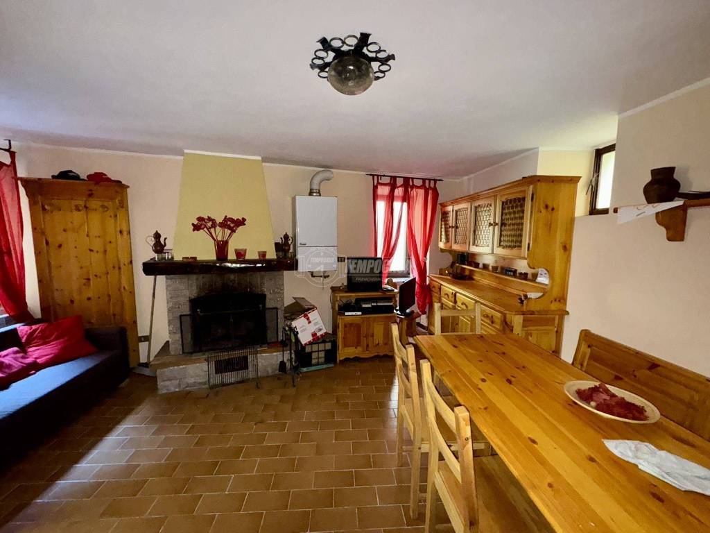 appartamento in vendita a Montegrino Valtravaglia