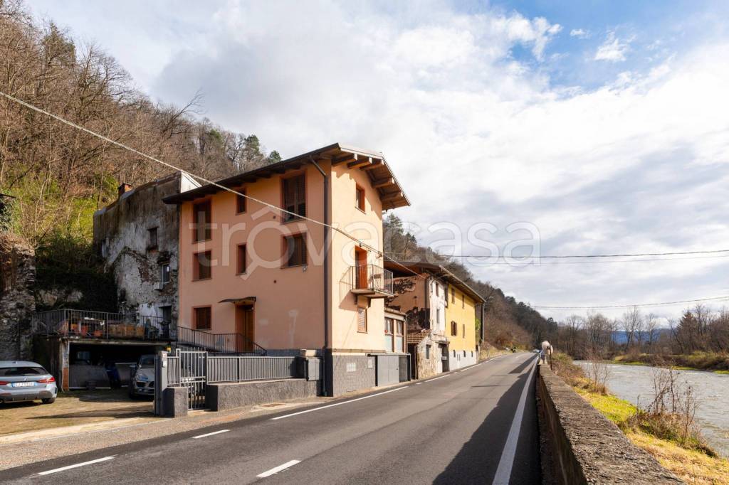 monolocale in vendita a Montegrino Valtravaglia in zona Cucco