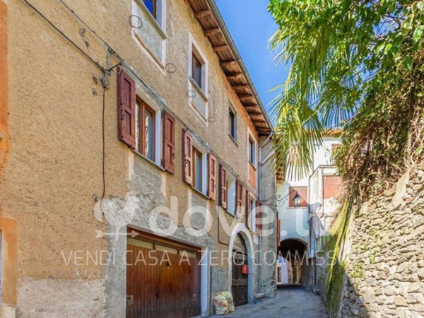 appartamento in vendita a Montegrino Valtravaglia in zona Bosco Valtravaglia
