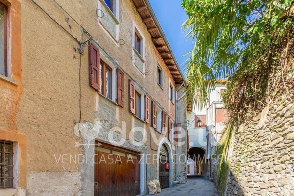 appartamento in vendita a Montegrino Valtravaglia in zona Bosco Valtravaglia