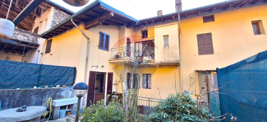 appartamento in vendita a Montegrino Valtravaglia