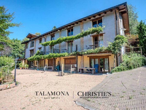 casa indipendente in vendita a Montegrino Valtravaglia