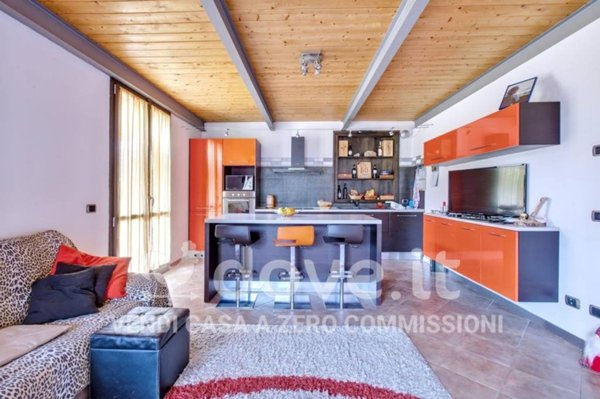 casa indipendente in vendita a Montegrino Valtravaglia