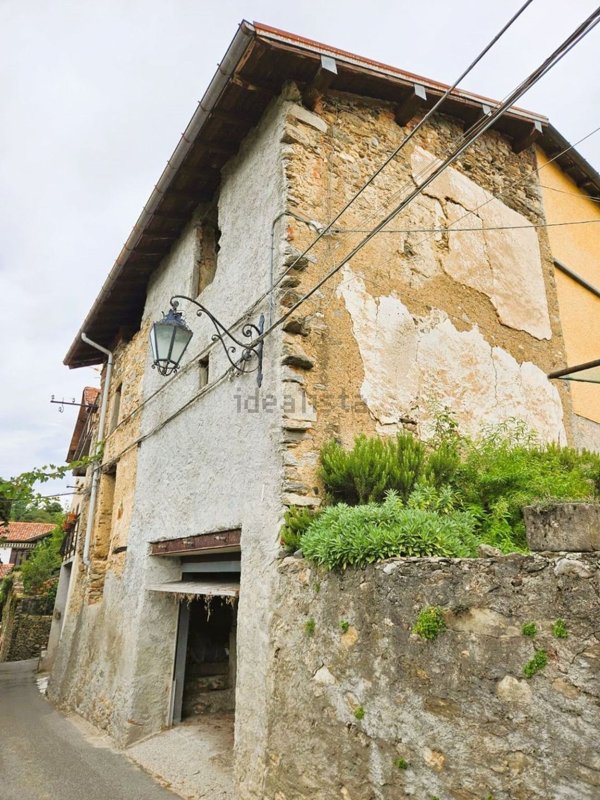 appartamento in vendita a Montegrino Valtravaglia in zona Bonera