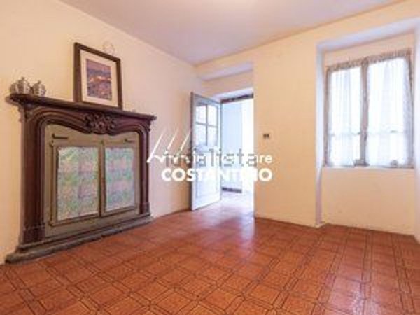 appartamento in vendita a Montegrino Valtravaglia