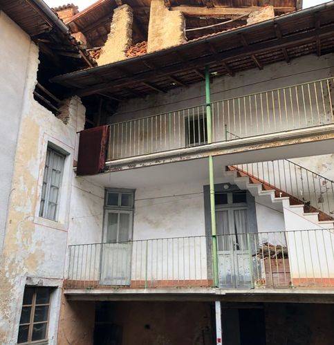 casa indipendente a Montegrino Valtravaglia in zona Bosco Valtravaglia