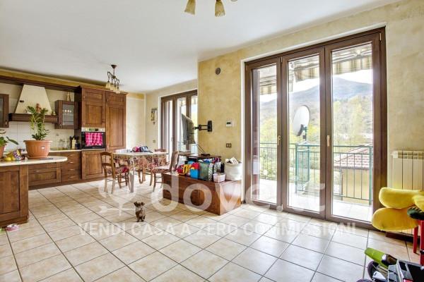 appartamento in vendita a Montegrino Valtravaglia in zona Cucco