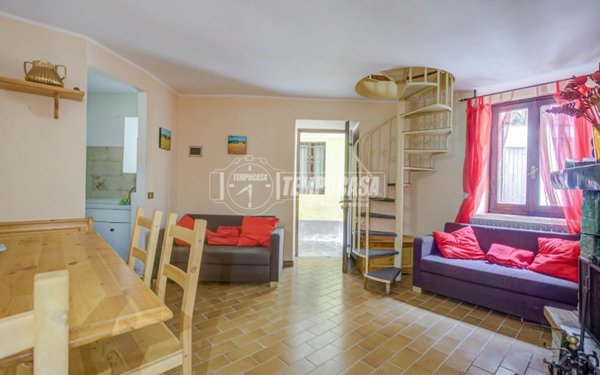 appartamento in vendita a Montegrino Valtravaglia