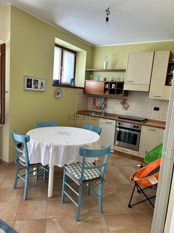 casa indipendente in vendita a Montegrino Valtravaglia